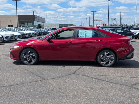 Certified 2025 Hyundai Elantra Sport FWD image 2