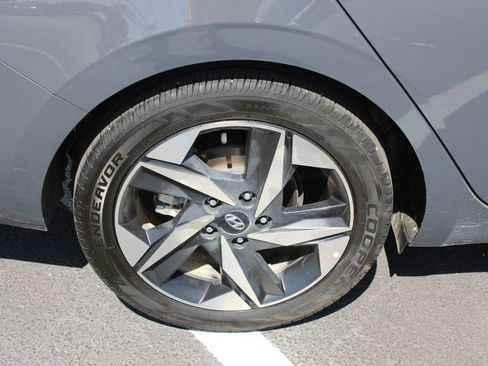 Used 2023 Hyundai Elantra SEL w/ Convenience Package FWD image 26