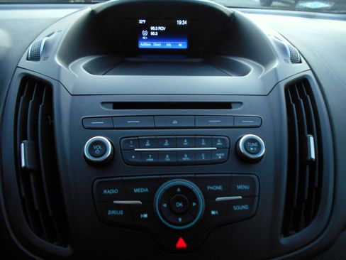 Used 2018 Ford Escape SE image 17