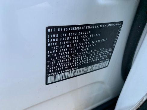 Used 2018 Volkswagen Tiguan SE w/ 18" Alloy Wheels Package image 33