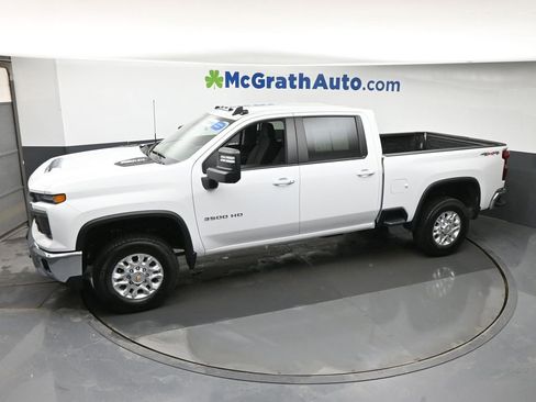 Used 2024 Chevrolet Silverado 3500 LT w/ Convenience Package image 18