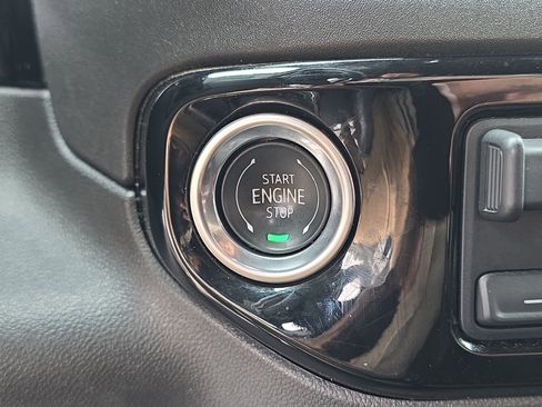 Used 2025 GMC Sierra 1500 SLT image 31