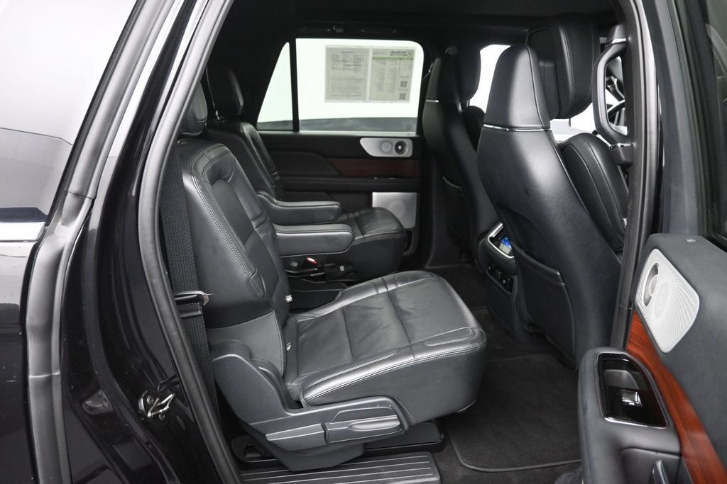 Used 2023 Lincoln Navigator L Reserve AWD/4WD image 10