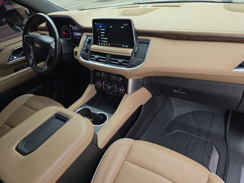 Used 2021 Chevrolet Suburban Premier image 11