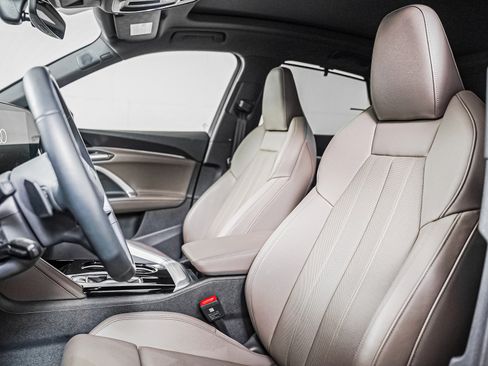 Certified 2025 Audi Q5 Premium w/ Premium Plus AWD/4WD image 8