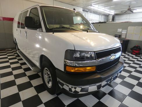 Used 2023 Chevrolet Express 2500 w/ Driver Convenience Package image 3