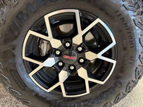 Used 2024 GMC Canyon AT4X image 30
