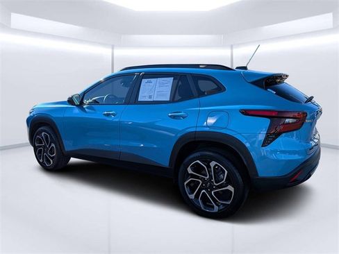 Used 2025 Chevrolet Trax RS image 5