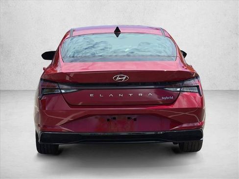 Used 2022 Hyundai Elantra Limited FWD image 6