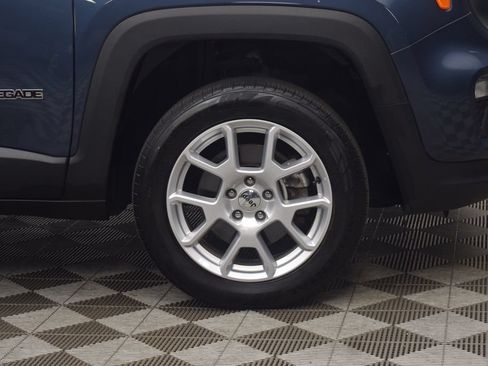 Used 2023 Jeep Renegade Latitude w/ Premium Group AWD/4WD image 31