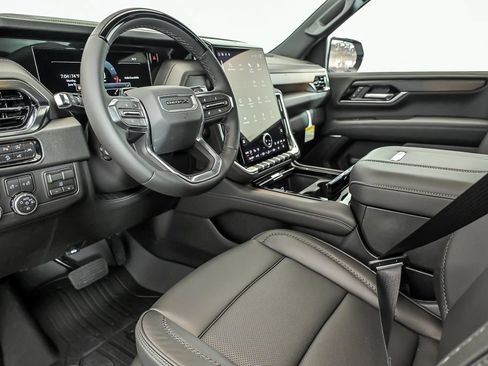New 2026 GMC Yukon Denali w/ Denali Reserve Package AWD/4WD image 8