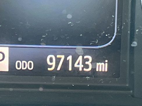 Used 2020 Toyota Sienna L image 8