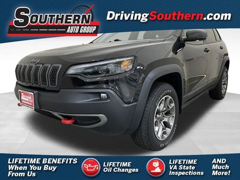 Used 2020 Jeep Cherokee Trailhawk image 1