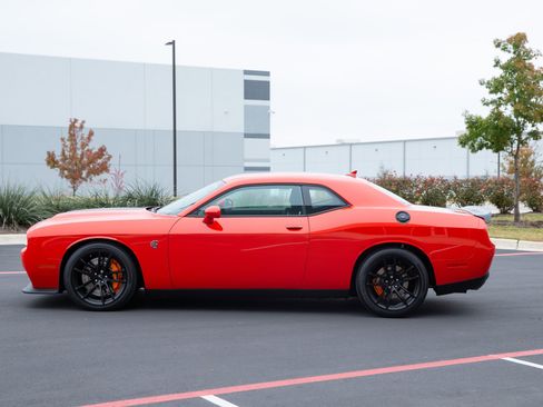 Used 2023 Dodge Challenger SRT Hellcat w/ Driver Convenience Group image 11