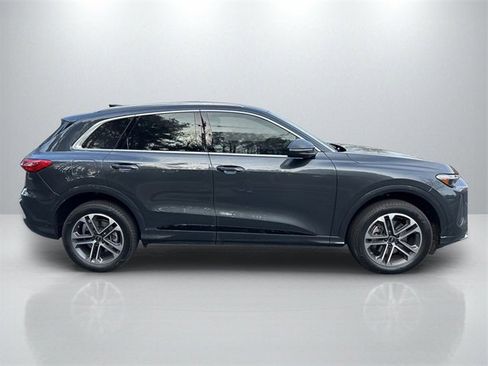 Used 2025 Audi Q5 Premium Plus image 8