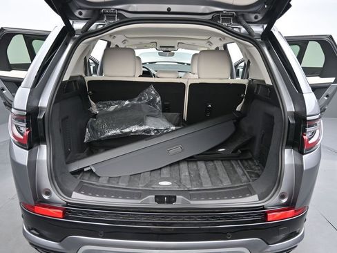 Used 2025 Land Rover Discovery Sport S AWD/4WD image 15
