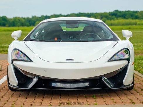 Used 2017 McLaren 570S Coupe RWD image 13