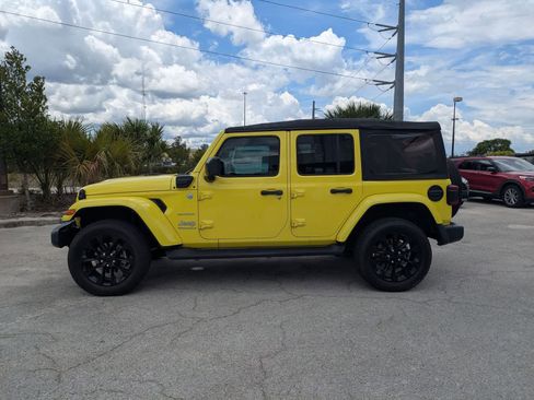 Used 2023 Jeep Wrangler Unlimited Sahara AWD/4WD image 7