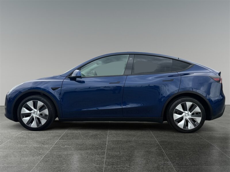 Used 2021 Tesla Model Y Long Range AWD/4WD image 2