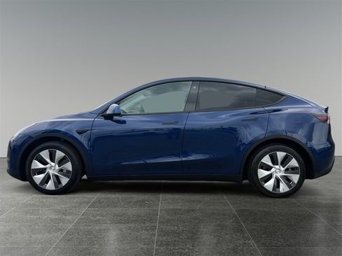 Used 2021 Tesla Model Y Long Range AWD/4WD image 2