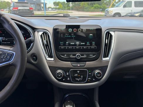 Used 2017 Chevrolet Malibu LT w/ Leather Package FWD image 19
