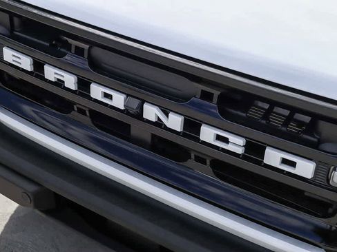 New 2026 Ford Bronco Outer Banks AWD/4WD image 9