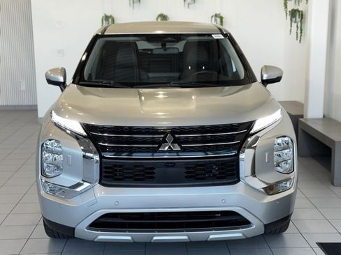 Used 2024 Mitsubishi Outlander SE image 34