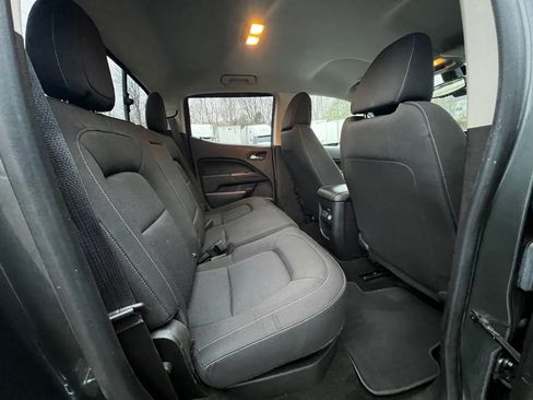 Used 2017 Chevrolet Colorado LT w/ LT Convenience Package image 11