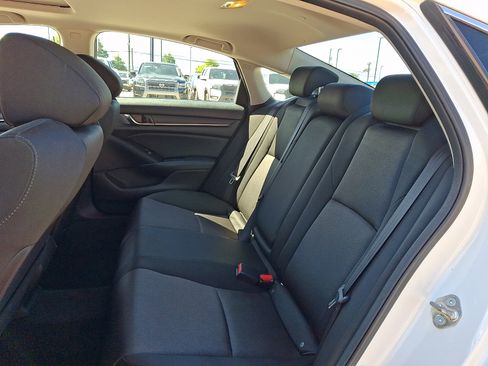 Used 2018 Honda Accord EX image 12