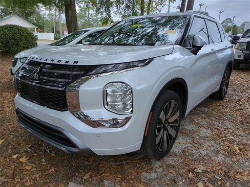 Used 2025 Mitsubishi Outlander SEL image 3