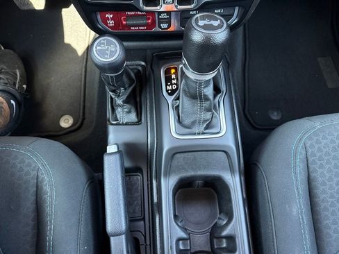 Used 2024 Jeep Wrangler Unlimited Rubicon 4xe image 29