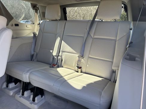 Used 2024 Cadillac Escalade Sport Platinum w/ LPO, ONYX Package image 26