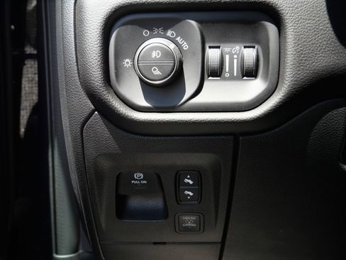 Used 2026 RAM 1500 Laramie w/ Sport Appearance Package AWD/4WD image 15