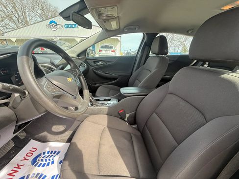 Used 2022 Chevrolet Malibu LT image 9
