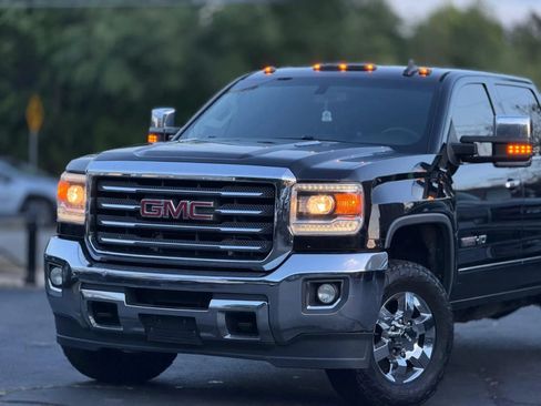 Used 2015 GMC Sierra 2500 SLE w/ All-Terrain HD Package AWD/4WD image 3