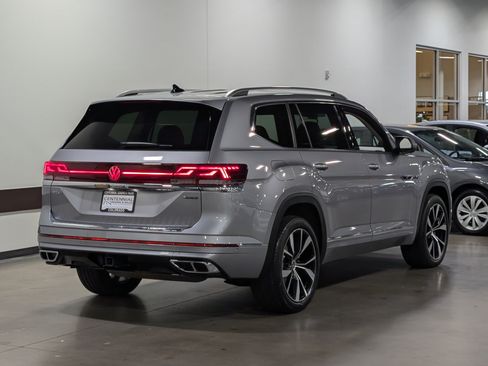 Used 2024 Volkswagen Atlas SEL Premium R-Line AWD/4WD image 3