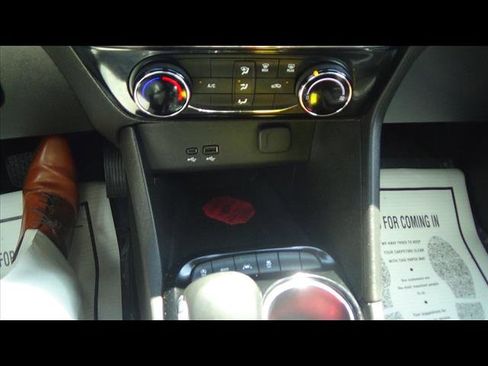 Used 2024 Buick Encore GX Sport Touring image 27