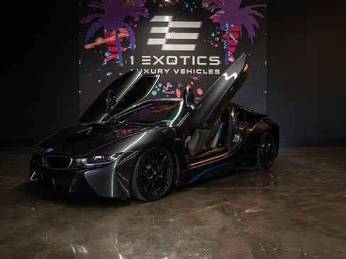 Used 2014 BMW i8 image 1