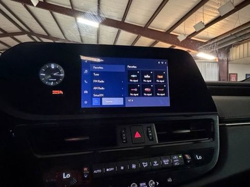 Used 2023 Lexus ES 350 w/ Premium Package FWD image 17