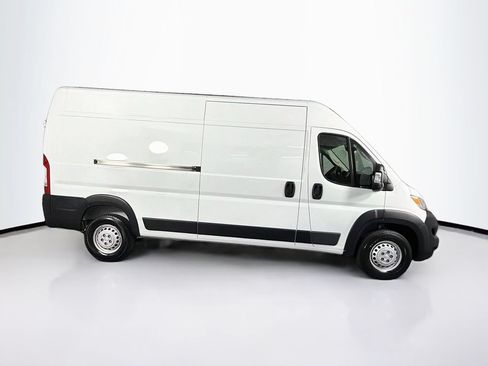Used 2025 RAM ProMaster 2500 w/ Convenience Group FWD image 11