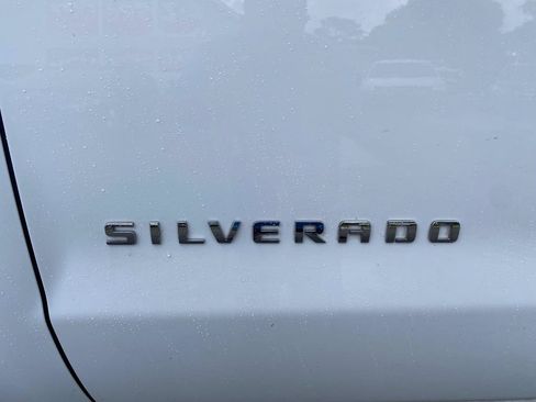 Used 2018 Chevrolet Silverado 1500 Custom w/ Custom Value Package AWD/4WD image 40