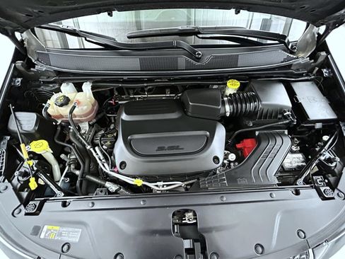 Used 2021 Chrysler Pacifica Touring-L FWD image 22