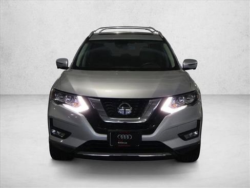 Used 2020 Nissan Rogue SL w/ Premium Package image 2