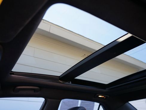 Used 2012 Chrysler 300 SRT8 image 22