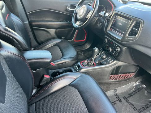 Used 2019 Jeep Compass Trailhawk image 16