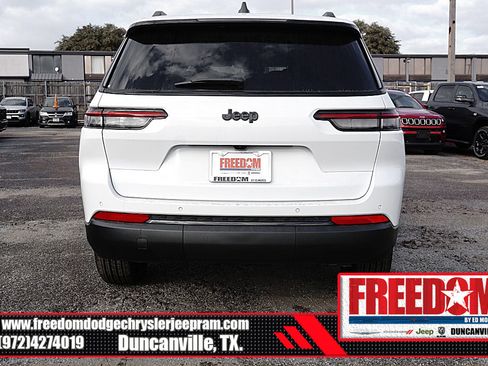 New 2025 Jeep Grand Cherokee L Altitude image 4