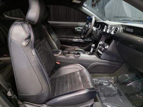 Used 2017 Ford Mustang GT Premium w/ Equipment Group 401A image 2