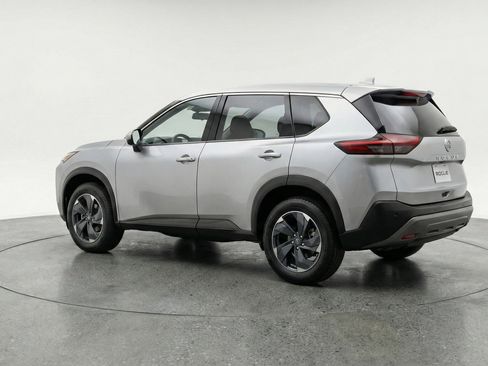 Used 2025 Nissan Rogue SV AWD/4WD image 6