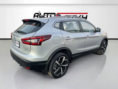Used 2022 Nissan Rogue Sport SL FWD image 7
