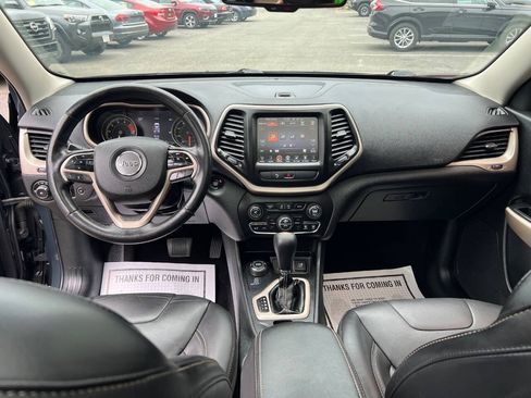 Used 2018 Jeep Cherokee Limited AWD/4WD image 29